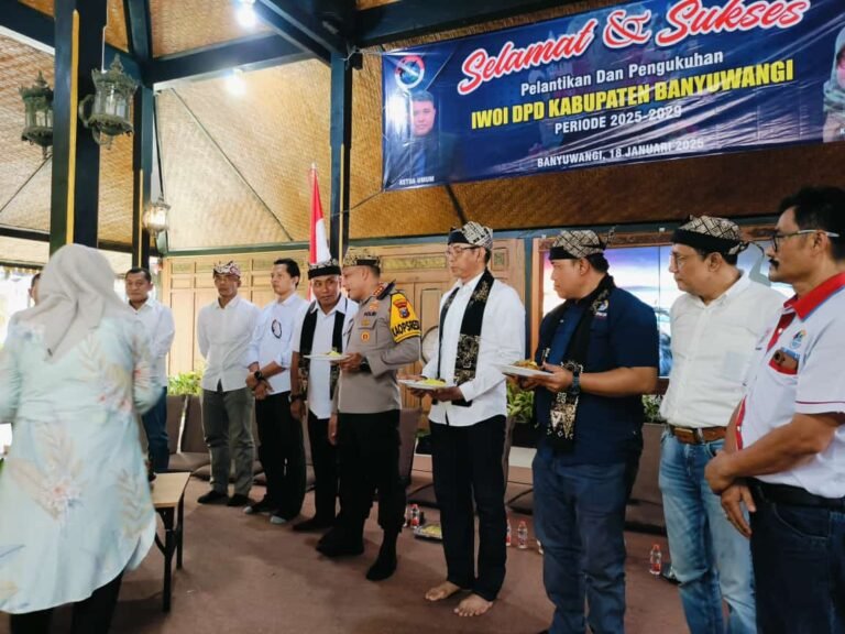 Pelantikan dan Pengukuhan Indah Fitriyah Rajak sebagai Ketua DPD Ikatan Wartawan Online Indonesia Banyuwangi Periode 2024-2029