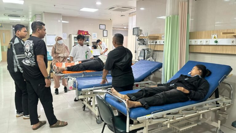 Remaja Alami Dislokasi dan Luka Bibir Usai Kecelakaan Tunggal di Karawang