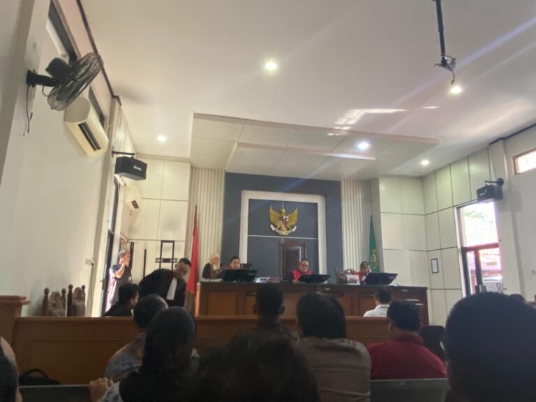 Dukung Yusuf Saputra, Massa dan Jurnalis Tuntut Audit Desa Pinayungan dan Evaluasi Kasus