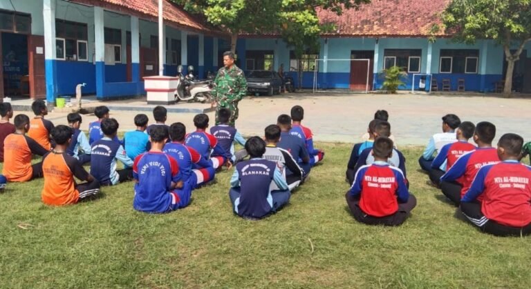 Koramil 0506/Ciasem Sampaikan Wawasan Kebangsaan di SMK Pelayaran Ciasem Girang