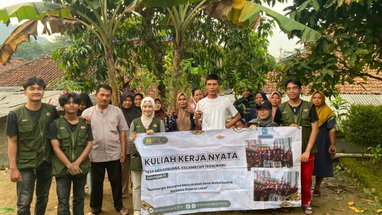 Mahasiswa KKN Tawarkan Solusi Hijau untuk Mekarbuana Lewat Biopori dan Bibit Gratis