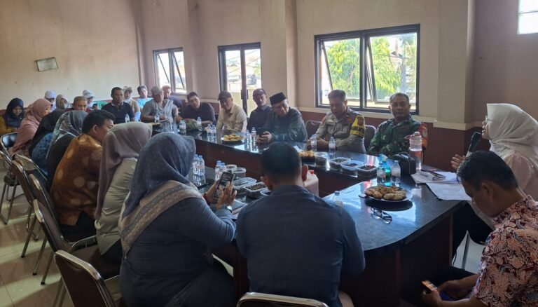 Bahas Penanganan Sampah dan Kegiatan Agustusan, Koramil 0507/Pabuaran Hadiri Rapat Minggon Kecamatan