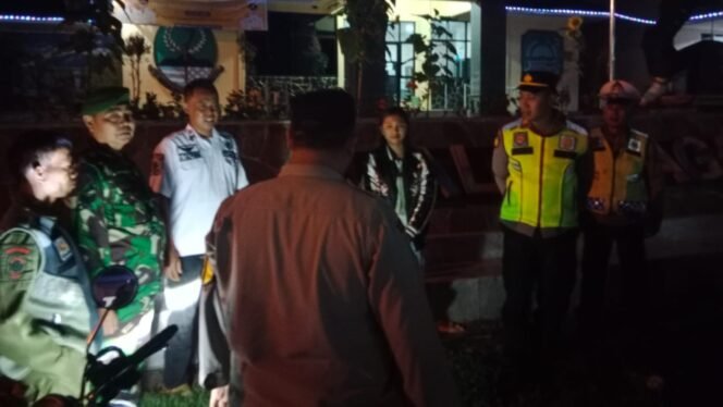 
					Sinergitas TNI Polri, Koramil 0513/Jalancagak Bersama Polsek Jalancagak lakukan Patroli Jam Malam