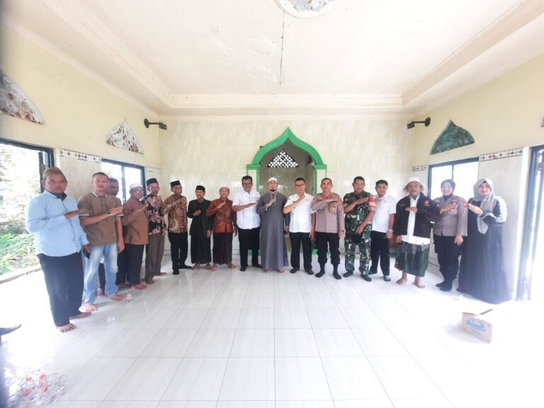 Silaturahmi Tokoh Agama di Jayamakmur, Camat dan Kapolsek Kompak Serukan Keamanan Bersama