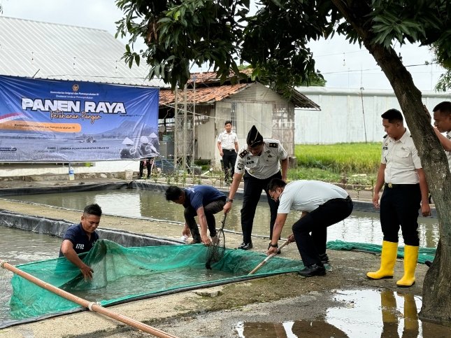 Panen Raya Serentak, Lapas Karawang Sisihkan Hasil untuk Bantu Korban Banjir Sumatera